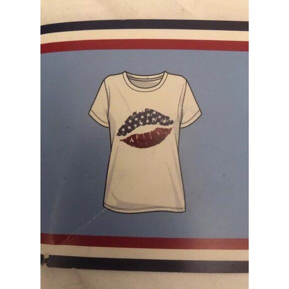Bobbie Brooks Women's White T-Shirt with Lip Graphic‎ Red White Blue Medium - Picture 2 of 5